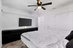 1035 Warden St, Benbrook, TX 76126 - Photo 4