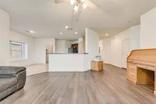 1008 Fort Apache Dr, Fort Worth, TX 76052 - Photo 4