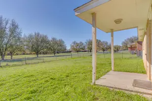 306 Kathy Ln, Granbury, TX 76049 - Photo 38