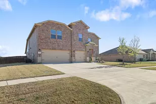 1322 Greenfield Dr, Cedar Hill, TX 75104 - Photo 2