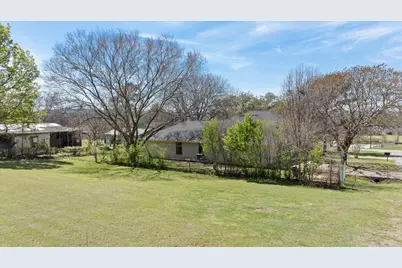 1701 Hitching Post Road, Granbury, TX 76049 - Photo 32