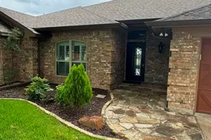 603 Panama Ct, Granbury, TX 76048 - Photo 2