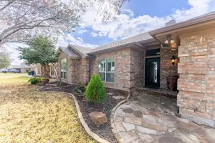 603 Panama Ct, Granbury, TX 76048 - Photo 2