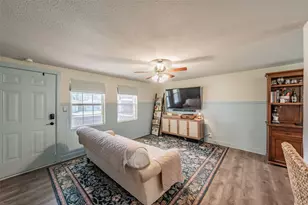 6681 Marie St, North Richland Hills, TX 76180 - Photo 2