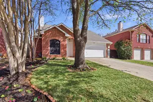 1379 Honeysuckle Ln, Lewisville, TX 75077 - Photo 4