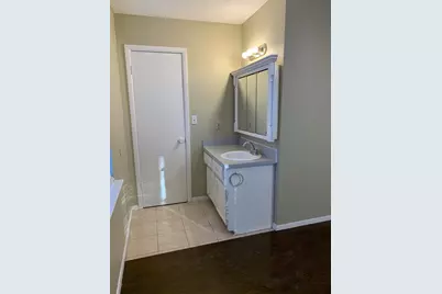 5410 Kings Manor Drive, Lake Dallas, TX 75065 - Photo 18