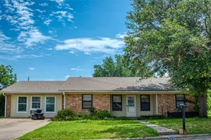 914 S Ave N, Clifton, TX 76634 - Photo 2