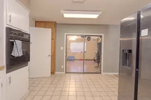 914 S Ave N, Clifton, TX 76634 - Photo 12