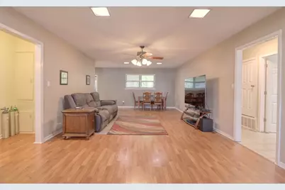 914 S Avenue N, Clifton, TX 76634 - Photo 6