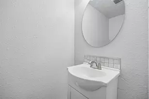 1802 N Prairie Ave, Dallas, TX 75204 - Photo 24