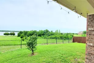 2832 Cresent Lake Dr, Little Elm, TX 75068 - Photo 2