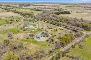 1530 Co Rd 3925, Wolfe City, TX 75449 - Photo 20