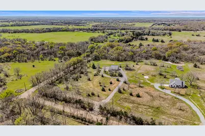 1530 County Road 3925, Wolfe City, TX 75449 - Photo 24