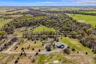 1530 Co Rd 3925, Wolfe City, TX 75449 - Photo 22