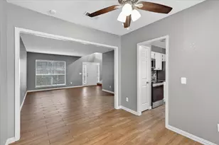 526 Newberry St, Grand Prairie, TX 75052 - Photo 12