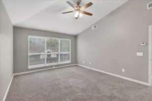 526 Newberry St, Grand Prairie, TX 75052 - Photo 20