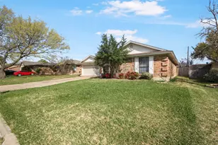 903 Robinwood Ct, Arlington, TX 76017 - Photo 2