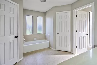 903 Robinwood Court, Arlington, TX 76017 - Photo 10