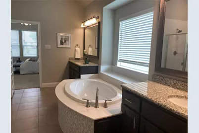 209 Johnson Street, Granbury, TX 76048 - Photo 32