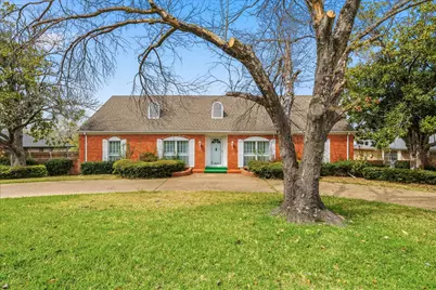 1309 Briar Hollow Lane, Garland, TX 75043 - Photo 2