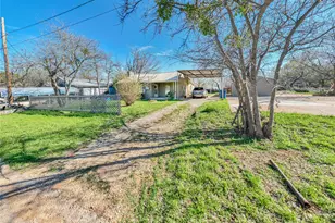 903 W Wheeler St, Breckenridge, TX 76424 - Photo 32