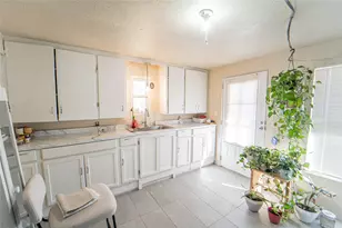 903 W Wheeler St, Breckenridge, TX 76424 - Photo 10