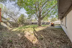 2638 Crestbrook Ln, Grand Prairie, TX 75052 - Photo 36