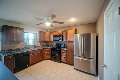 6802 Blackberry Drive, Arlington, TX 76016 - Photo 4