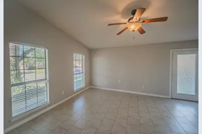 6802 Blackberry Drive, Arlington, TX 76016 - Photo 8