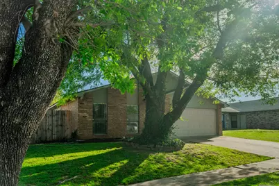 6802 Blackberry Drive, Arlington, TX 76016 - Photo 1