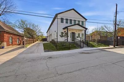 324 N Patton Avenue, Dallas, TX 75203 - Photo 2