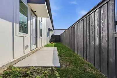 324 N Patton Avenue, Dallas, TX 75203 - Photo 4