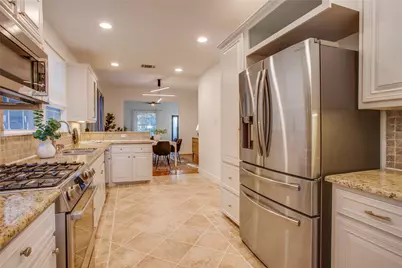 830 N Clinton Avenue, Dallas, TX 75208 - Photo 18