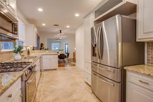 830 N Clinton Ave, Dallas, TX 75208 - Photo 18