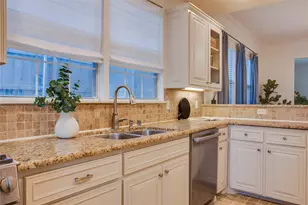 830 N Clinton Ave, Dallas, TX 75208 - Photo 20