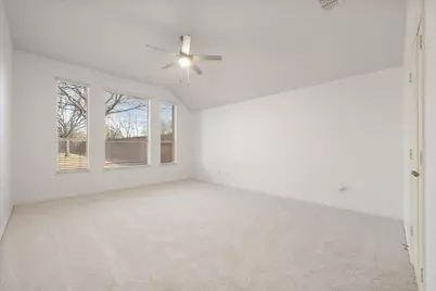 1020 Fair Oaks Drive, Grand Prairie, TX 75052 - Photo 14