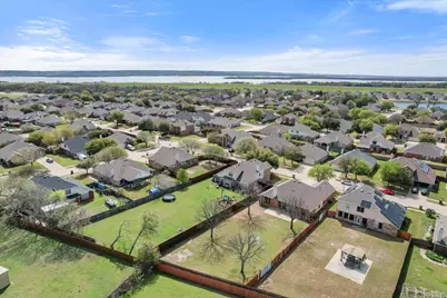 1020 Fair Oaks Drive, Grand Prairie, TX 75052 - Photo 2