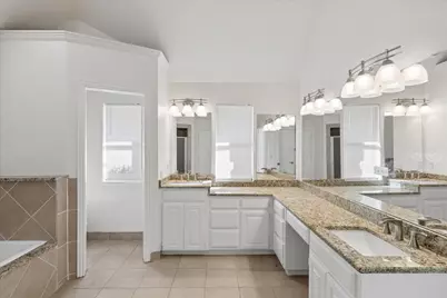 568 Cooper Street, Grand Prairie, TX 75052 - Photo 16