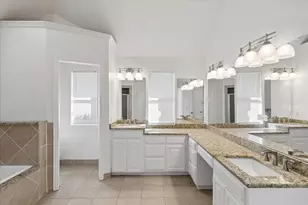 568 Cooper St, Grand Prairie, TX 75052 - Photo 16