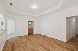 568 Cooper St, Grand Prairie, TX 75052 - Photo 8