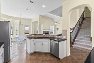 824 Peach Ln, Burleson, TX 76028 - Photo 10