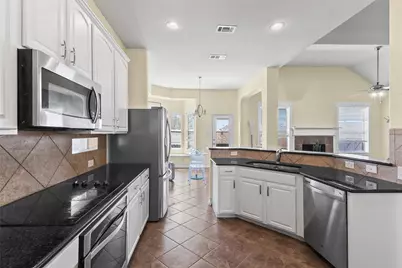 824 Peach Lane, Burleson, TX 76028 - Photo 8