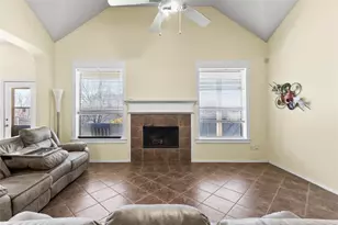 824 Peach Ln, Burleson, TX 76028 - Photo 16