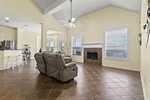 824 Peach Ln, Burleson, TX 76028 - Photo 20