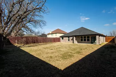 1625 Avenue D, Grand Prairie, TX 75051 - Photo 20