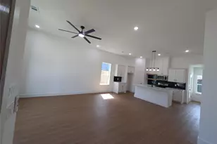 1890 Johnson St, Greenville, TX 75401 - Photo 4