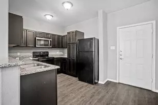 609 Meadow View Ct, Denton, TX 76207 - Photo 4