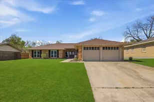 3613 Harber Dr, Bedford, TX 76021 - Photo 4
