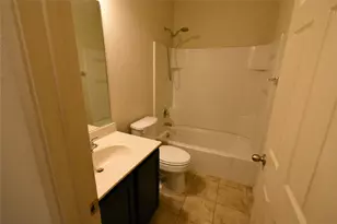 201 Plantation Dr, Waxahachie, TX 75165 - Photo 8