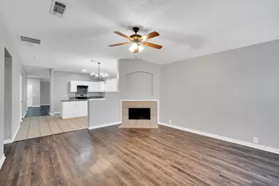 818 Cascade Drive, Glenn Heights, TX 75154 - Photo 8